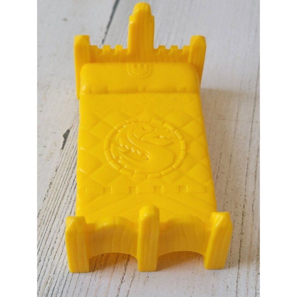 Mattel 2008 yellow dragon royalty bed doll accessory toy figure
